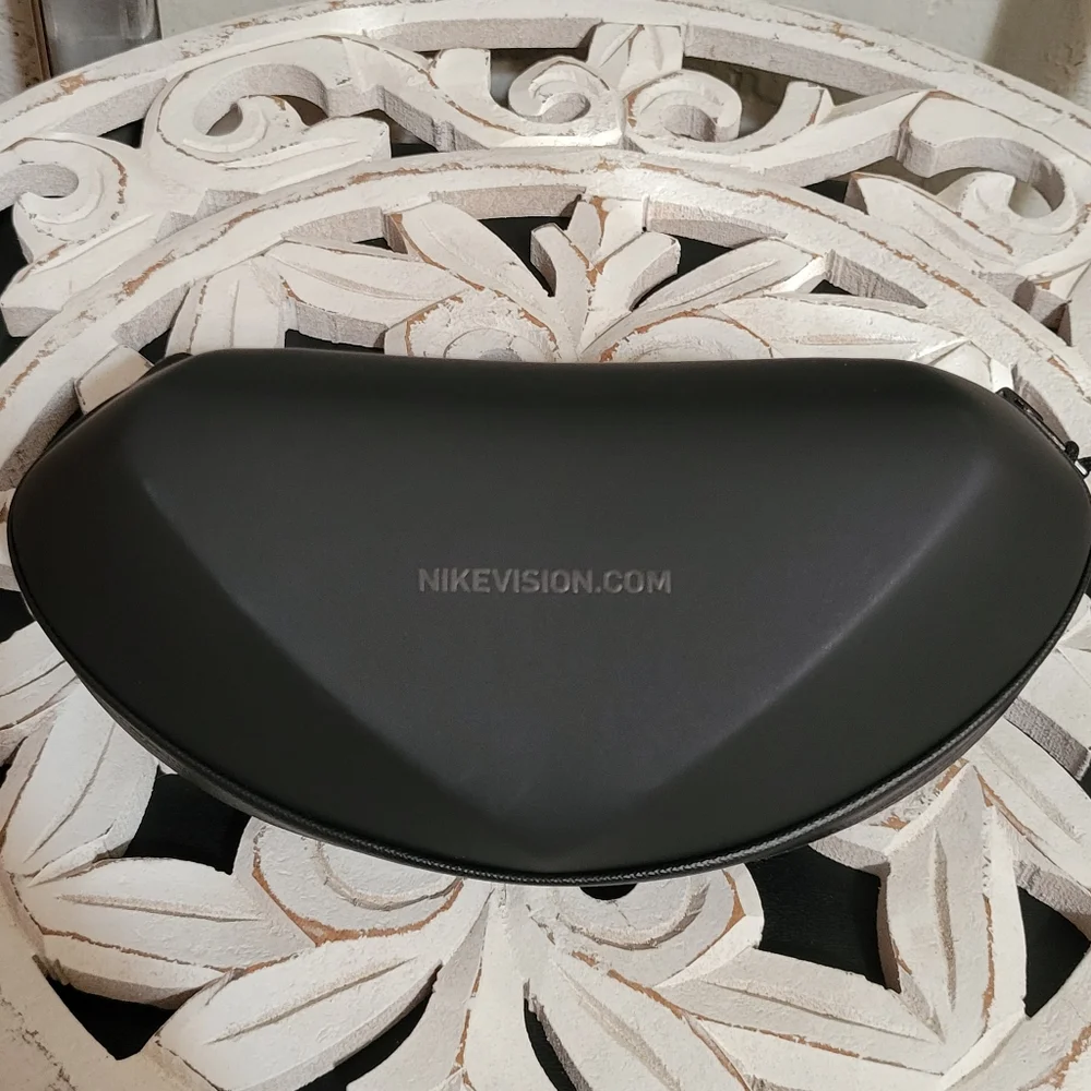 COPY - Nike Eyeglass Case - Picture 3 of 5